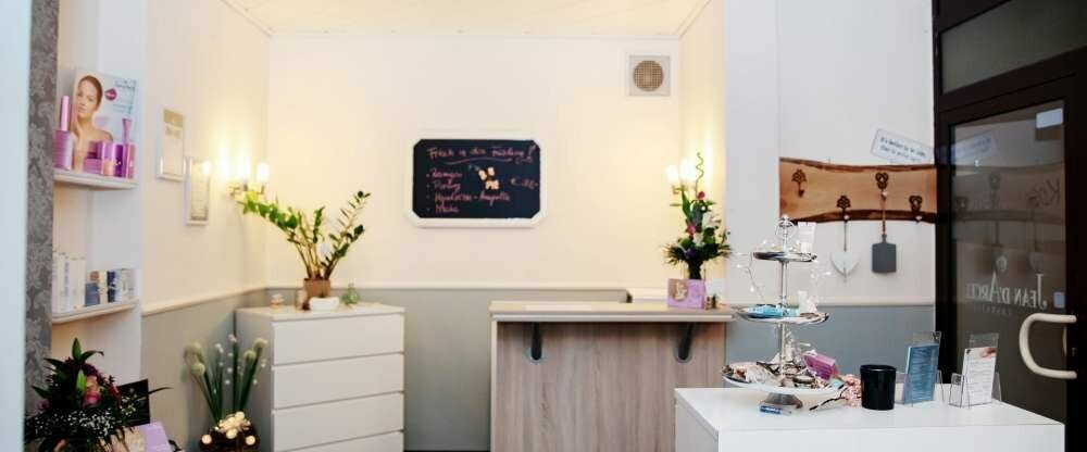 lassen Sie sich von unserer Kosmetikerin Sabine Hochstein verwöhnen