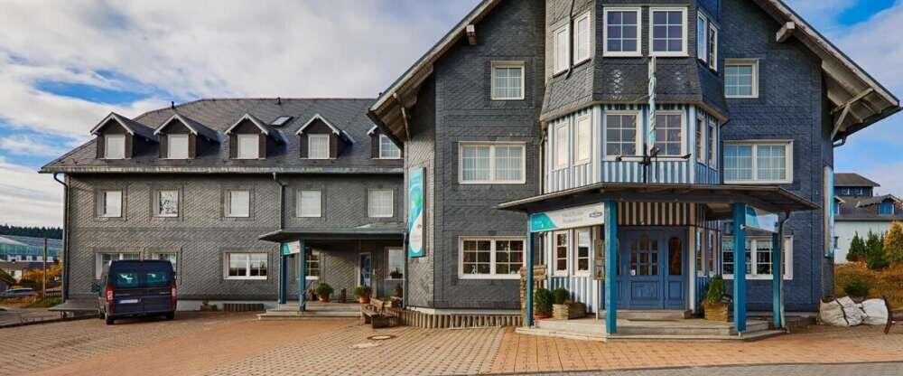 Kurhotel Auerhahn - Hotel-Außenansicht