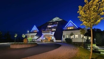 Kurhotel Pyramida - Hotel-Außenansicht