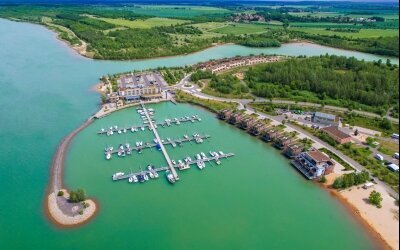 LAGOVIDA Ferienresort am Störmthaler See - Hotel-Außenansicht