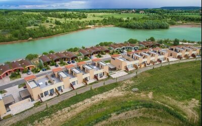 LAGOVIDA Ferienresort am Störmthaler See - Hotel-Außenansicht