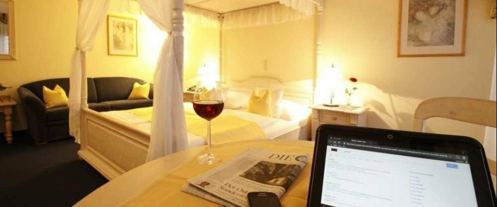 Landhaus Premium Doppelzimmer mit Himmelbett