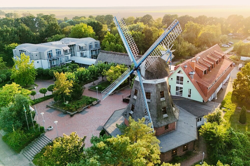 Landhotel Lewitz Mühle - Hotel-Außenansicht, Quelle: Landhotel Lewitz Mühle