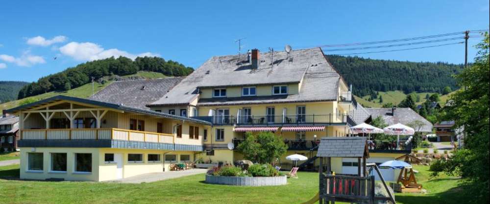 Landhotel Löwen Bernau - Hotel-Außenansicht