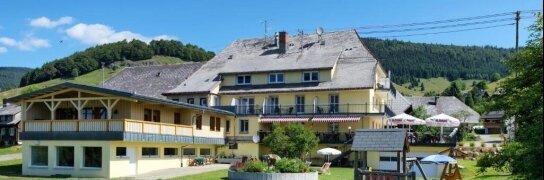 Landhotel Löwen Bernau - Hotel-Außenansicht, Quelle: Landhotel Löwen Bernau