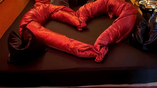 Liebeshöhle Berlin - Spiegelzimmer mit Wasserbett