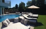 Liegen am Außenpool