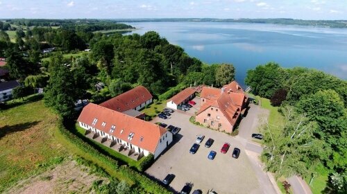 Seehotel Heidehof direkt am Tollensesee gelegen