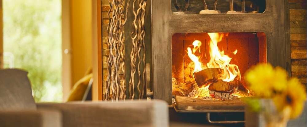 Während der kalten Jahreszeit ist unser Kamin gut beschäftigt - lassen Sie ihn arbeiten und entspannen Sie!