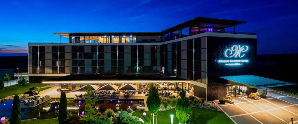 Meiser Design Hotel - Hotel-Außenansicht Nacht