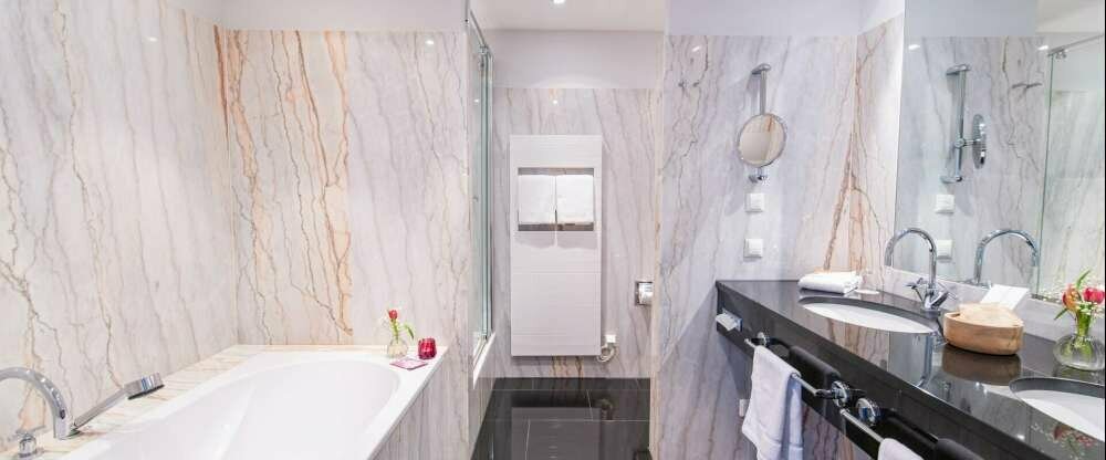 Bad der Juniorsuite mit WC,BW & Du