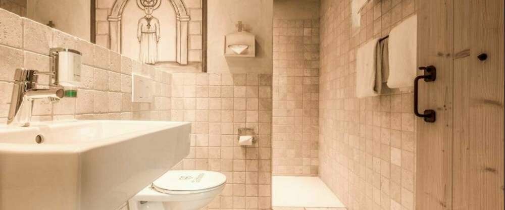 Mittelalterliches Hotel Arthus - Badezimmer