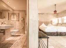 Mittelalterliches Hotel Arthus - Badezimmer