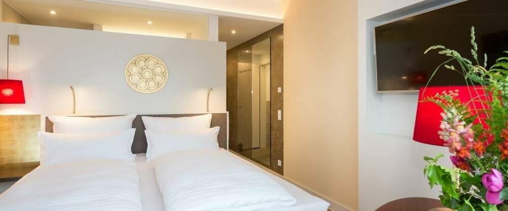 Die Doppelzimmer verfügen über einen Balkon oder Terrasse mit Blick auf die barocke Altstadt oder hinein in den Odenwald.