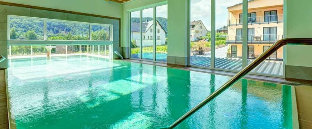 SPA- & Wellnessbereich im benachbarten Partnerhotel! Gegen zusätzliche Gebühr! Day-SPA-Tag inkl. Glas Sekt & Wellnesssalat für Moselstern-Hotelgäste 29,- € p.P.!