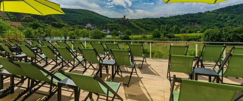 SPA- & Wellnessbereich im benachbarten Partnerhotel! Gegen zusätzliche Gebühr! Day-SPA-Tag inkl. Glas Sekt & Wellnesssalat für Moselstern-Hotelgäste 29,- € p.P.!