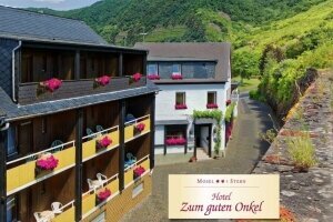 Moselstern**Hotel Zum Guten Onkel - Hotel-Außenansicht