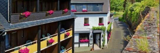 Moselstern**Hotel Zum Guten Onkel - Hotel-Außenansicht, Quelle: Moselstern**Hotel Zum Guten Onkel