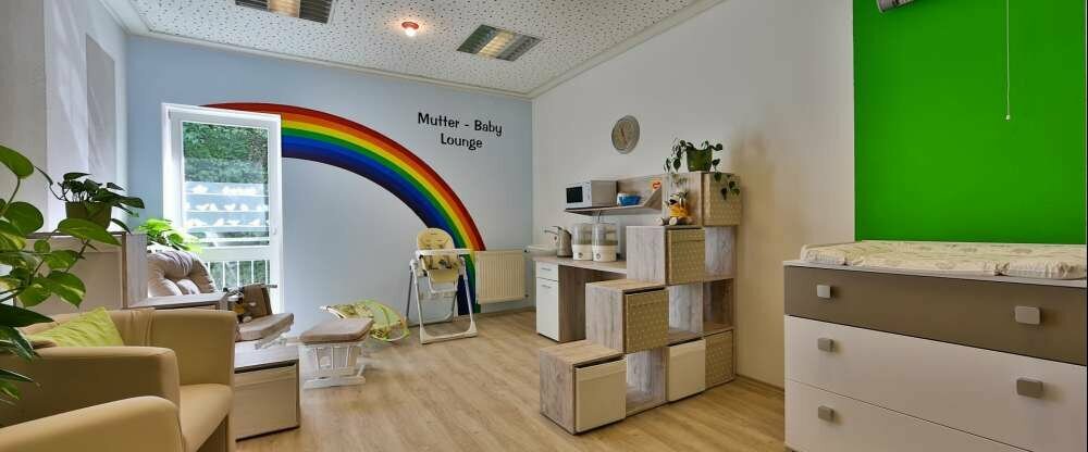 Mutter-Baby- Lounge
