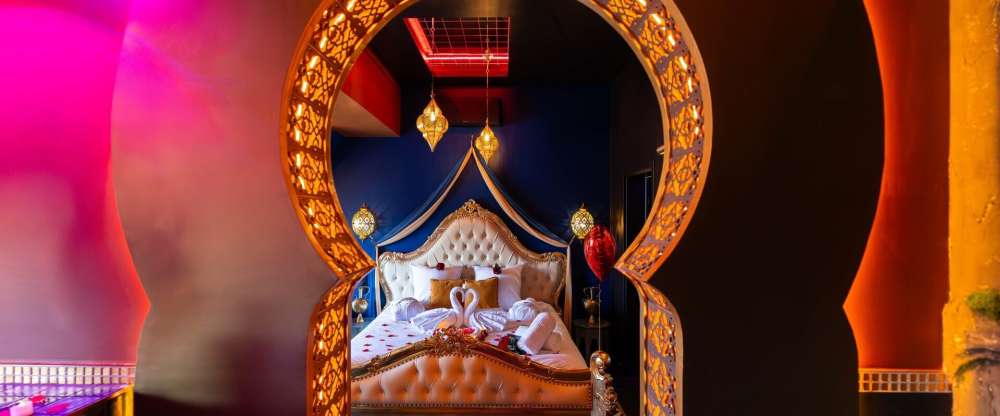 MYSTERY ROOMS - Zimmer Der Palast aus Tausendundeiner Nacht – Love Room, Jacuzzi, Geheimer Raum
