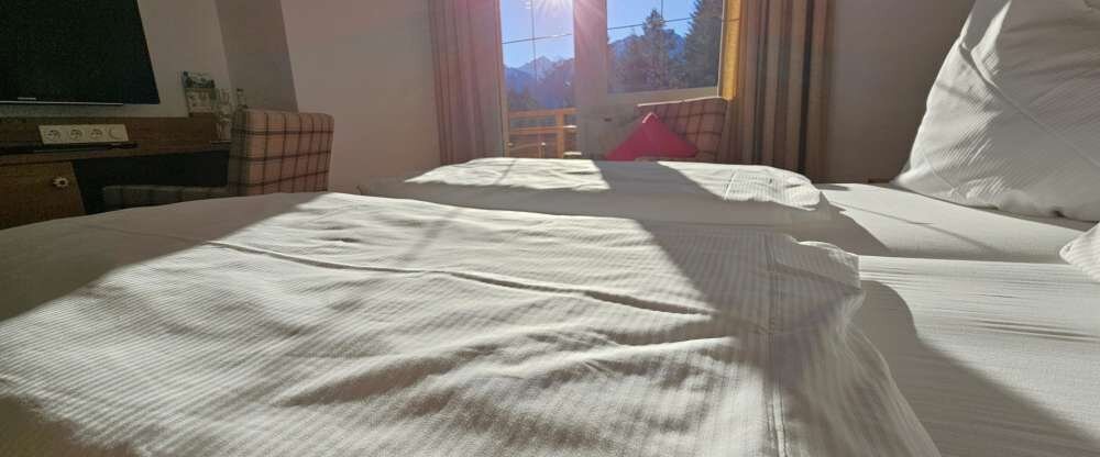 Naturhotel Cafe Waldesruhe - Doppelzimmer mit Panoramabalkon Nebelhornblick