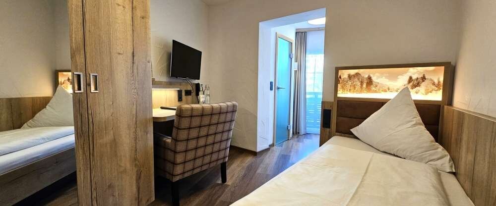 Naturhotel Cafe Waldesruhe - Einzelzimmer mit Nebelhornblick Panoramabalkon