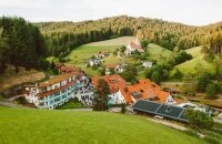 Naturparkhotel Adler St. Roman - Hotel-Außenansicht