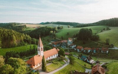 Naturparkhotel Adler St. Roman - Hotel-Außenansicht