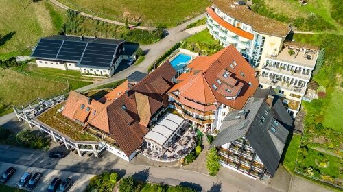 Naturparkhotel Adler St. Roman - Hotel-Außenansicht