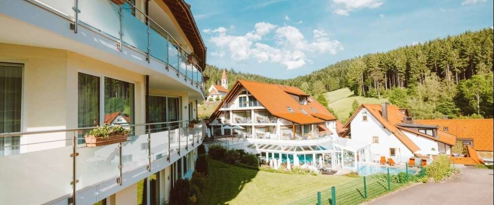 Naturparkhotel Adler St. Roman - Hotel-Außenansicht