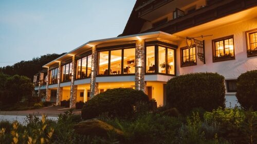 Naturparkhotel Adler St. Roman - Hotel-Außenansicht
