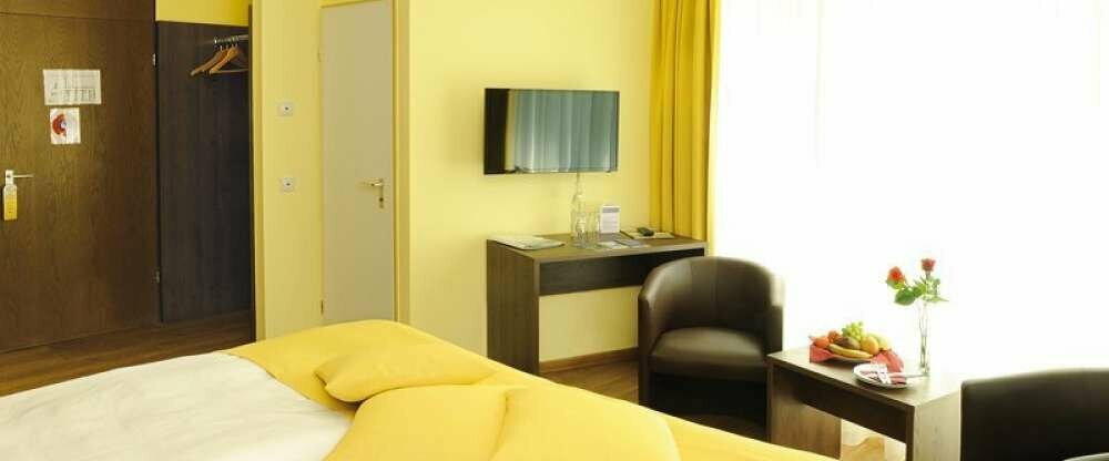 kleine Sitzecke am Fenster