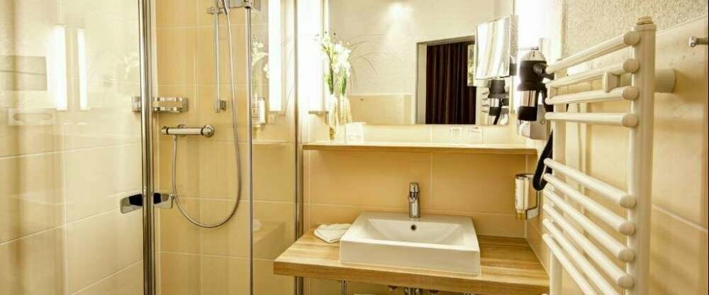 NordWest-Hotel "Amsterdam" - Badezimmer