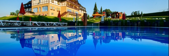 Panorama Berghotel Wettiner Höhe - Hotel-Außenansicht, Quelle: Panorama Berghotel Wettiner Höhe