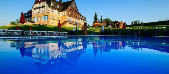 Panorama Berghotel Wettiner Höhe - Hotel-Außenansicht, Quelle: Panorama Berghotel Wettiner Höhe