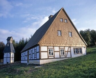 Array, Quelle: Panorama Berghotel Wettiner Höhe