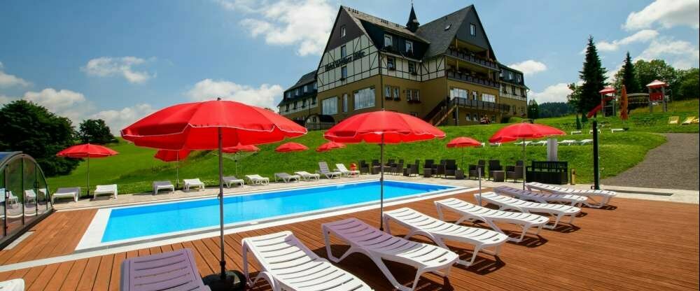 Panorama Berghotel Wettiner Höhe - Terrasse/Außenbereich