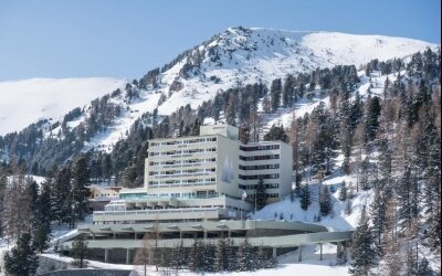 Panorama Hotel Turracher Höhe - Hotel-Außenansicht