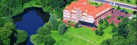 Park Hotel Fasanerie Neustrelitz - Hotel-Außenansicht, Quelle: Park Hotel Fasanerie Neustrelitz