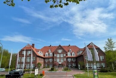 Park Hotel Fasanerie Neustrelitz - Hotel-Außenansicht, Quelle: Park Hotel Fasanerie Neustrelitz