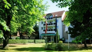 Parkhotel Klüschenberg - Hotel-Außenansicht