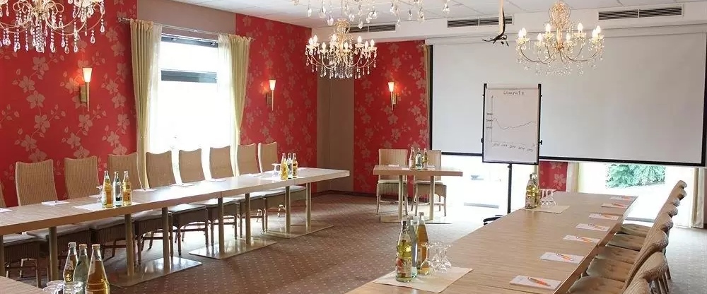  Parkhotel Nieheim - Tagungsraum