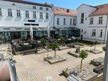 Parkhotel Putbus - Hotel-Außenansicht, Quelle: Parkhotel Putbus