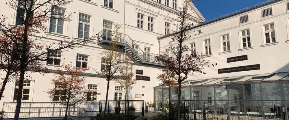 Parkhotel Putbus - Hotel-Außenansicht