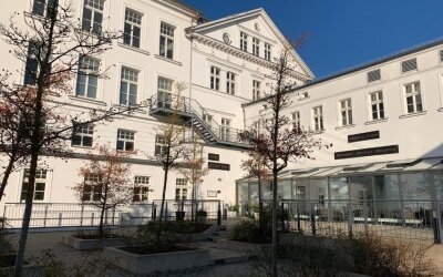 Parkhotel Putbus - Hotel-Außenansicht