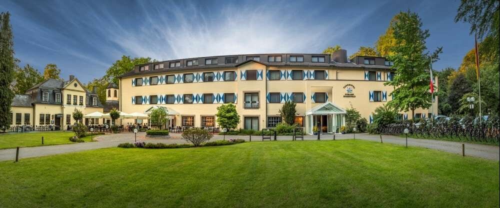 Parkhotel Schloss Hohenfeld - Hotel-Außenansicht