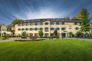Parkhotel Schloss Hohenfeld - Hotel-Außenansicht