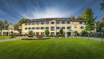 Parkhotel Schloss Hohenfeld - Hotel-Außenansicht