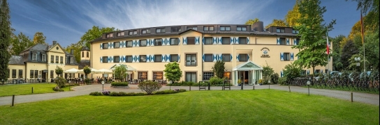 Parkhotel Schloss Hohenfeld - Hotel-Außenansicht, Quelle: Parkhotel Schloss Hohenfeld