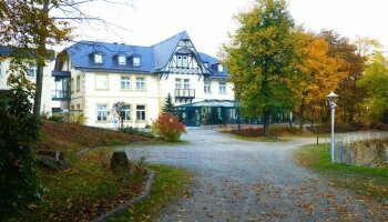 Parkhotel & Restaurant Waldschlösschen - Hotel-Außenansicht